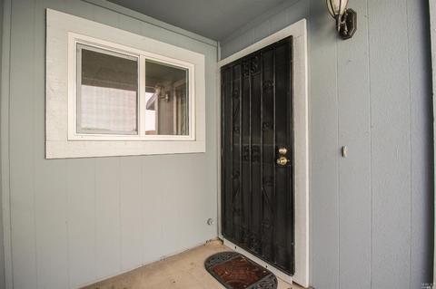 935 Matthew Ct, Fairfield, CA 94533 photo 6