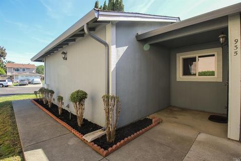 935 Matthew Ct, Fairfield, CA 94533 photo 3