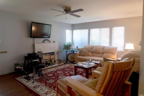 211 Mesa Verde St, Vallejo, CA 94589 photo 2
