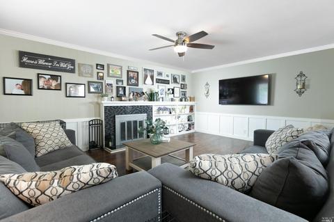 600 W D St N, Dixon, CA 95620 photo 4