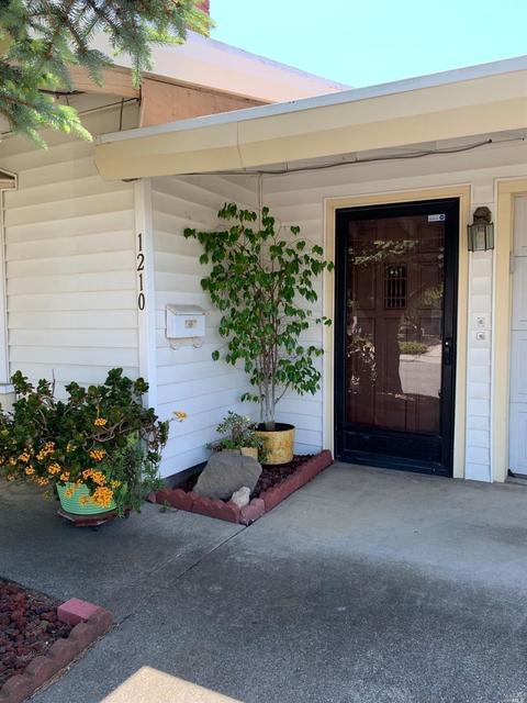 1210 Vienna Ct, Fairfield, CA 94533 photo 5