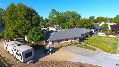 780 W A St, Dixon, CA 95620 photo 2