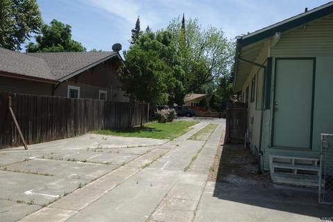 305 Russell St, Winters, CA 95694 photo 4