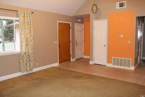 715 Stratford Ave, Dixon, CA 95620 photo 5