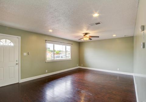 1212 Elliott Dr, Vallejo, CA 94589 photo 2