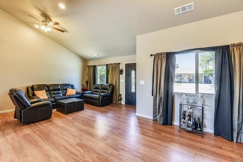 912 Pierce St, Fairfield, CA 94533 photo 3