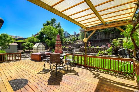 237 Simon Dr, Petaluma, CA 94952 photo 1