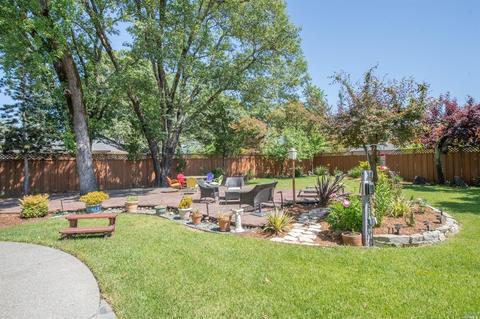 585 Pistachio Pl, Windsor, CA 95492 photo 3