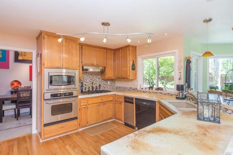 585 Pistachio Pl, Windsor, CA 95492 photo 7