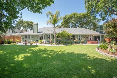 585 Pistachio Pl, Windsor, CA 95492 photo 2