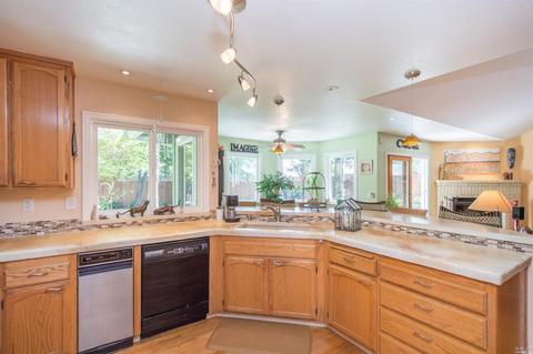 585 Pistachio Pl, Windsor, CA 95492 photo 9