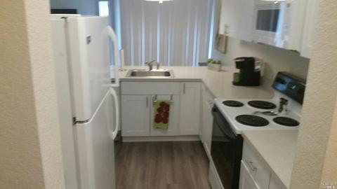 140 Courtyards E, Windsor, CA 95492 photo 4