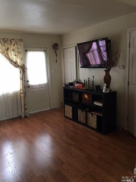 160 Calhoun St, Vallejo, CA 94590 photo 2