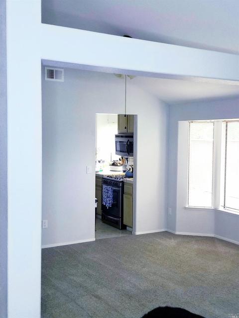 300 Valley Oak Ln, Vallejo, CA 94591 photo 8