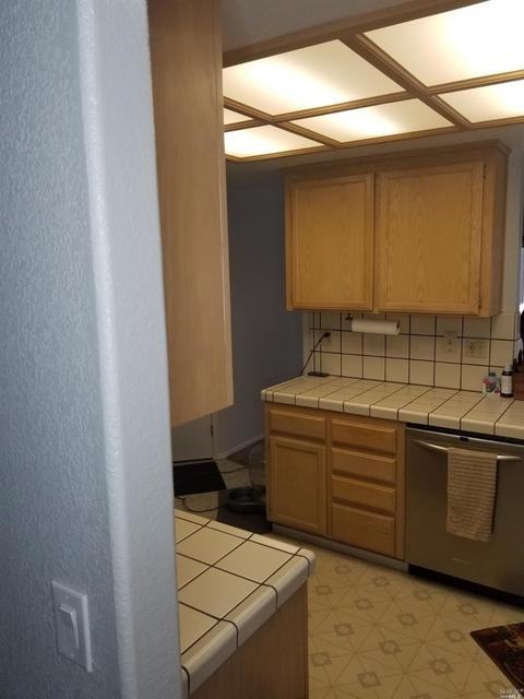 300 Valley Oak Ln, Vallejo, CA 94591 photo 11
