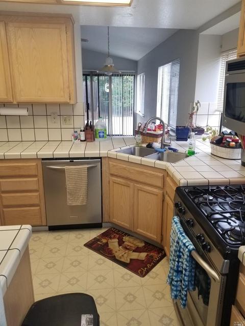 300 Valley Oak Ln, Vallejo, CA 94591 photo 10