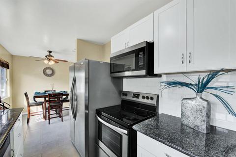 313 Markham Ave, Vacaville, CA 95688 photo 4