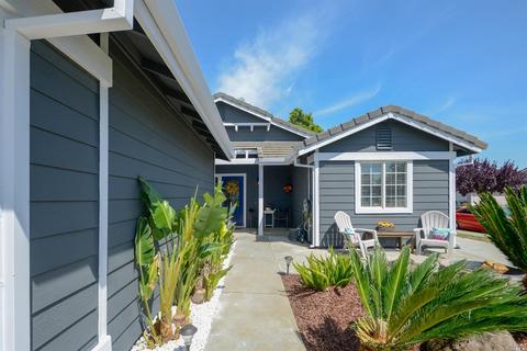 1105 Windmill Dr, Dixon, CA 95620 photo 2