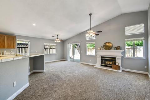 1105 Windmill Dr, Dixon, CA 95620 photo 5