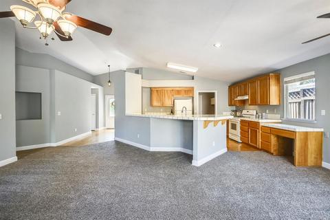 1105 Windmill Dr, Dixon, CA 95620 photo 4