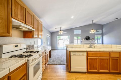 1105 Windmill Dr, Dixon, CA 95620 photo 8