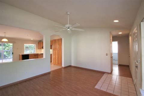 907 Foothill Dr, Windsor, CA 95492 photo 2