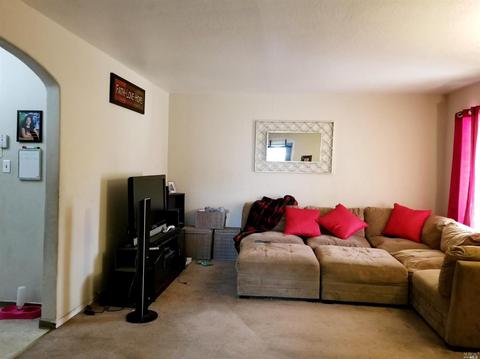 606 Russell St, Vallejo, CA 94591 photo 2