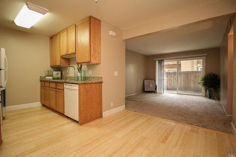 532 Arcadia Dr, Vacaville, CA 95687 photo 9