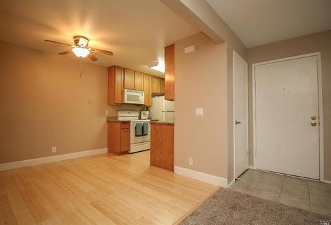 532 Arcadia Dr, Vacaville, CA 95687 photo 8