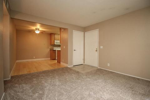532 Arcadia Dr, Vacaville, CA 95687 photo 6