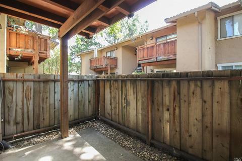 532 Arcadia Dr, Vacaville, CA 95687 photo 25