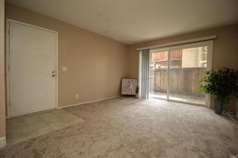 532 Arcadia Dr, Vacaville, CA 95687 photo 5