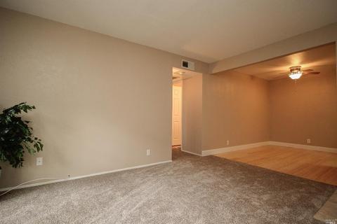 532 Arcadia Dr, Vacaville, CA 95687 photo 7