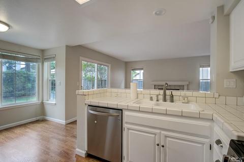 520 Shagbark St, Windsor, CA 95492 photo 10