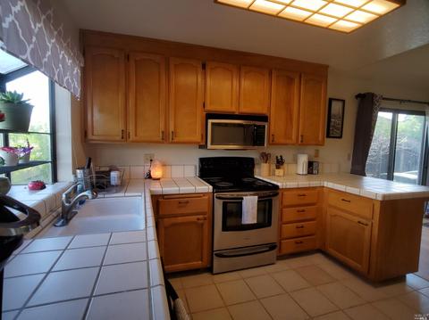 323 Honeydew Dr, Vallejo, CA 94591 photo 4