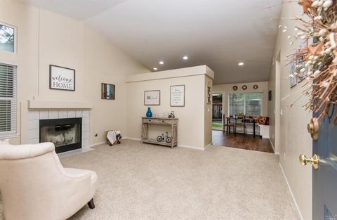 572 Leafhaven Ln, Windsor, CA 95492 photo 4