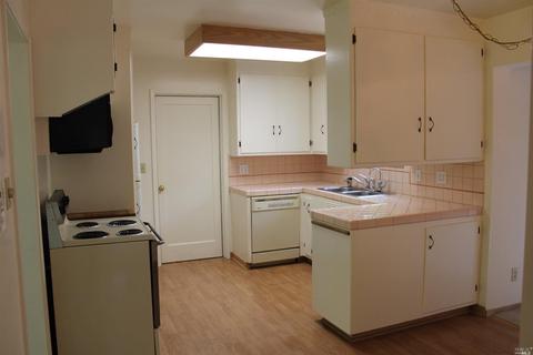 1350 Monteith Dr, Vallejo, CA 94590 photo 4
