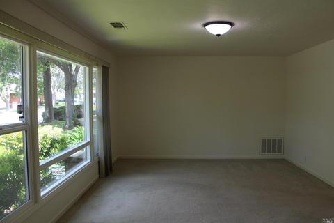 1350 Monteith Dr, Vallejo, CA 94590 photo 2