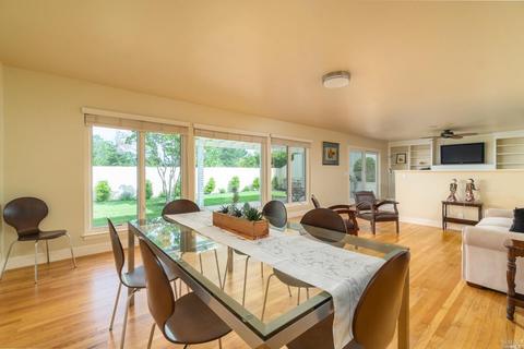 215 Devon Dr, San Rafael, CA 94903 photo 2