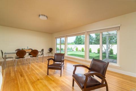 215 Devon Dr, San Rafael, CA 94903 photo 4