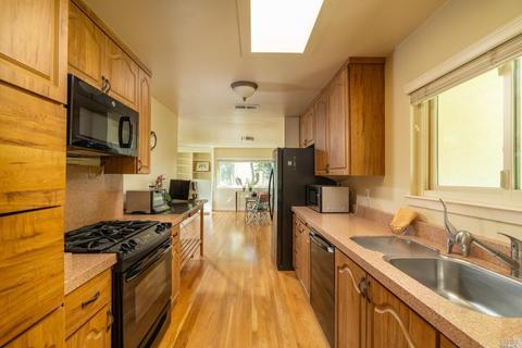215 Devon Dr, San Rafael, CA 94903 photo 8