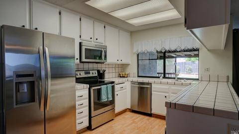 736 Stallion Cir, Fairfield, CA 94533 photo 3