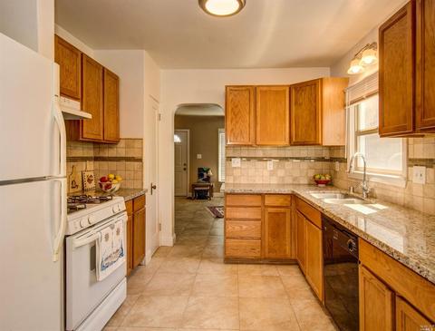 484 Wallace Ave, Vallejo, CA 94590 photo 2