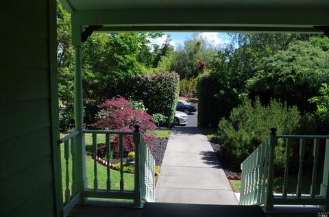 608 E J St, Benicia, CA 94510 photo 3