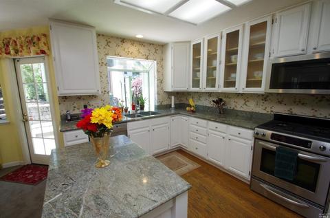 608 E J St, Benicia, CA 94510 photo 13