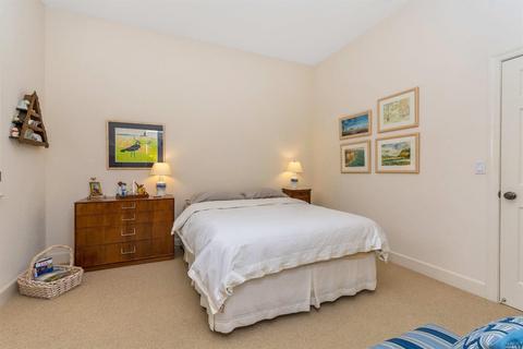 112 Griffen Ln, Napa, CA 94558 photo 21