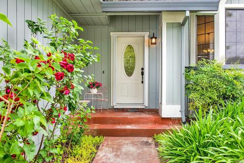 500 Gertrude Dr, Windsor, CA 95492 photo 2