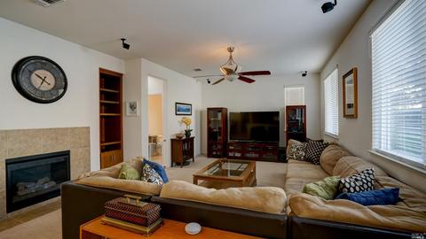 654 Travertine Ct, Fairfield, CA 94534 photo 9