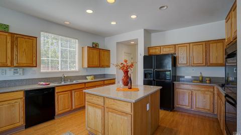 5166 Chabot Ct, Fairfield, CA 94534 photo 11