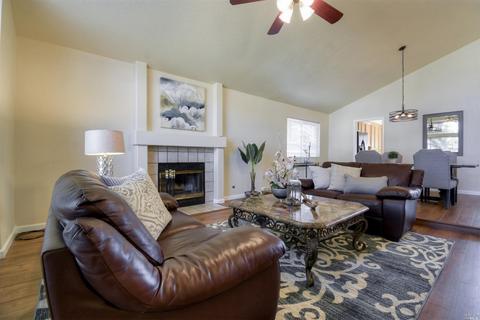 9513 Biggs Way, Windsor, CA 95492 photo 4